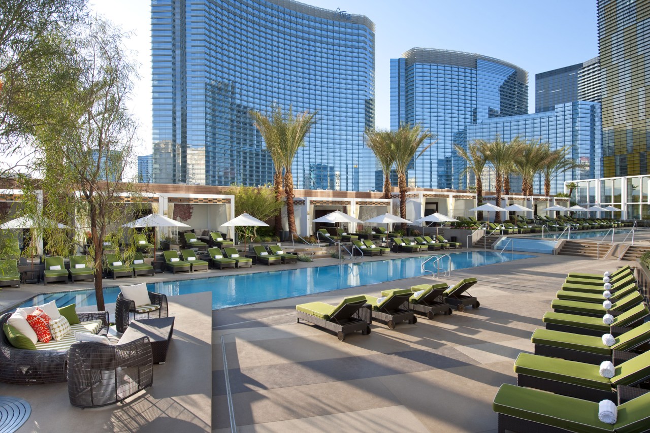 Mandarin_Oriental_Las_Vegas_Swimming_Pool