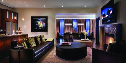 2631759-Sunset-Marquis-Hotel-Guest-Room-1-DEF