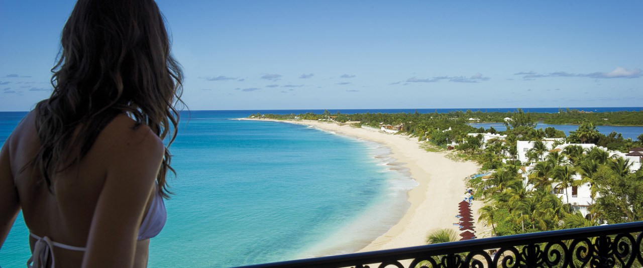 omar_1366x570_destination_baie_longue01