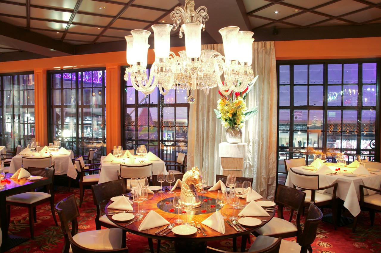 1 Veeraswamy - round table landscape 25.11.05