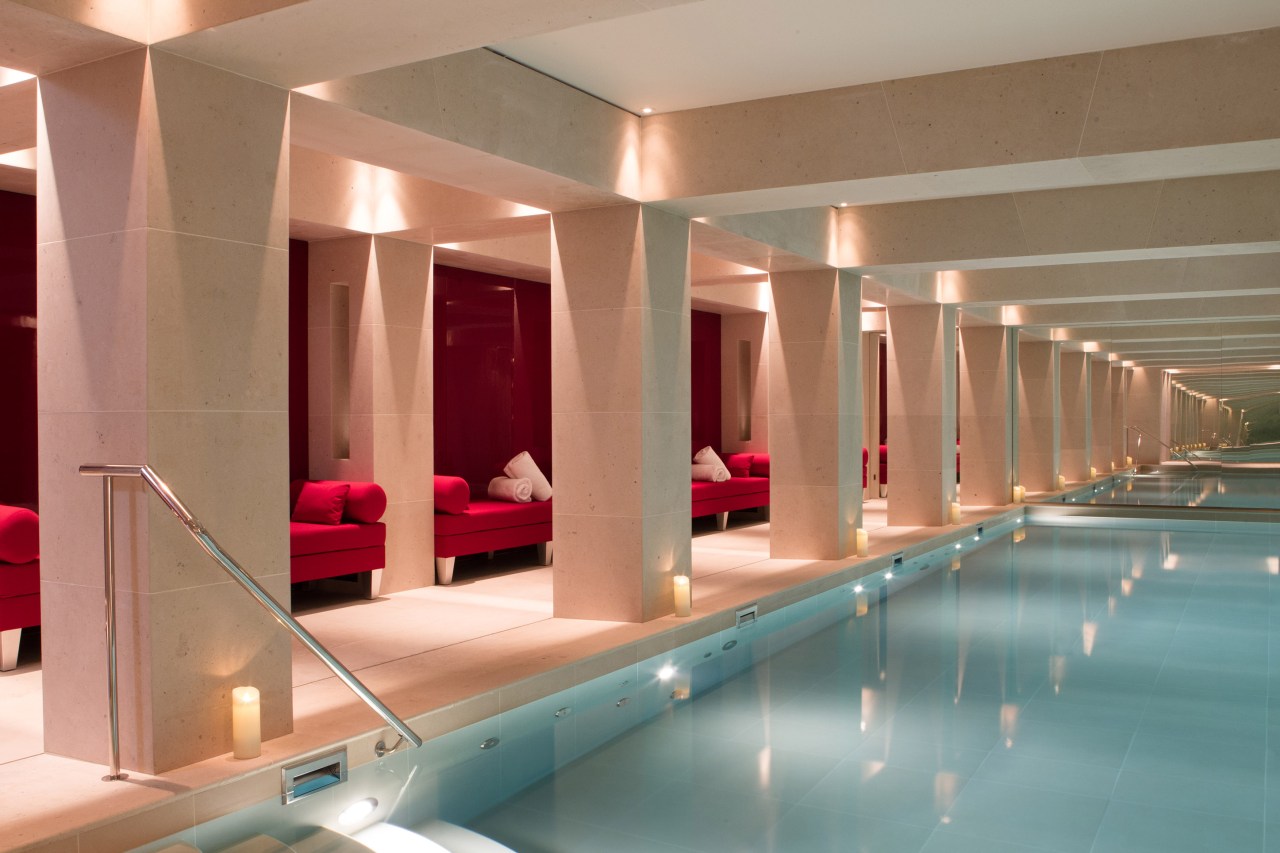 La-Reserve-Paris-Hotel-Swimming-pool