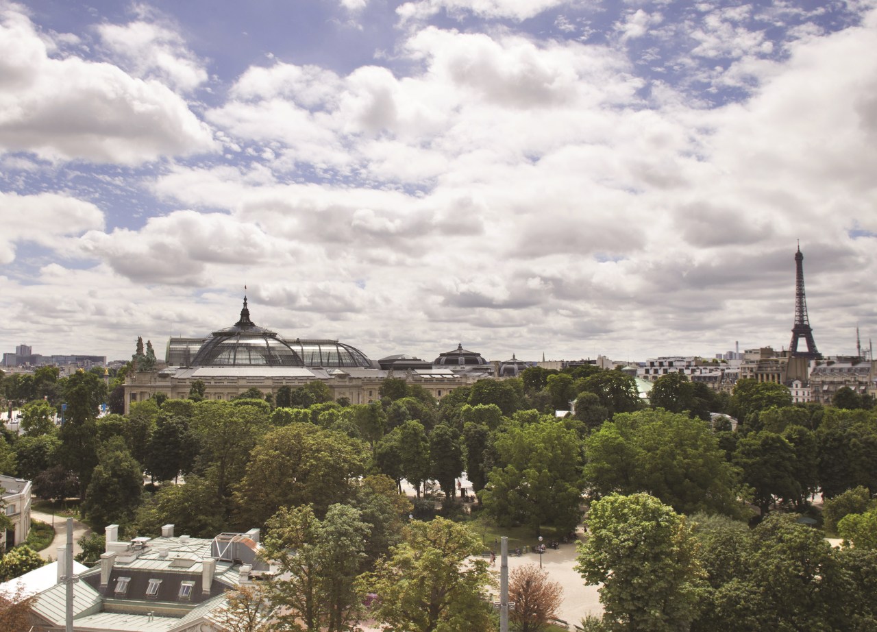 LW0645_60557949_View_over_Paris_6043x3868